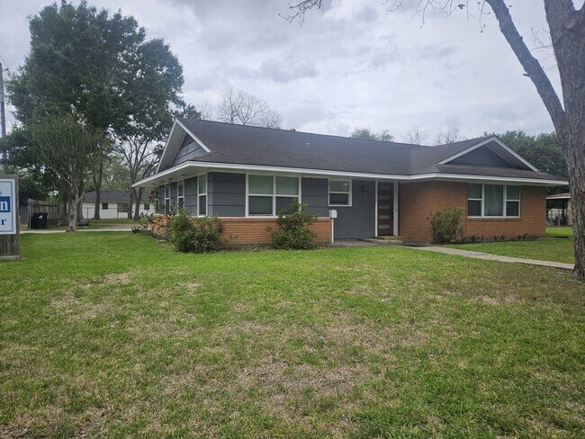 Foto del edificio - 1518 Lawrence St