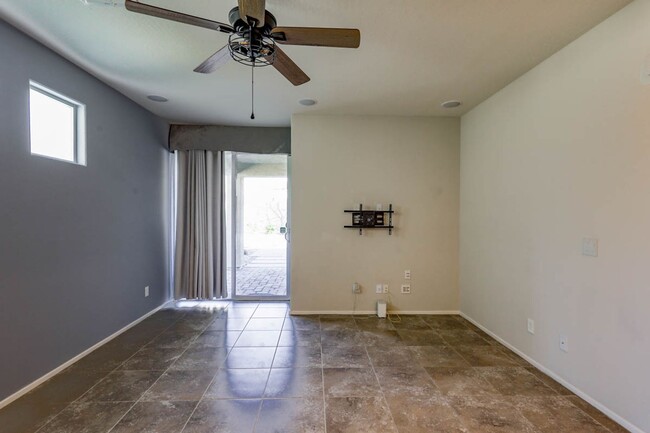 Foto del edificio - 3 Bedroom North Las Vegas Gated Community