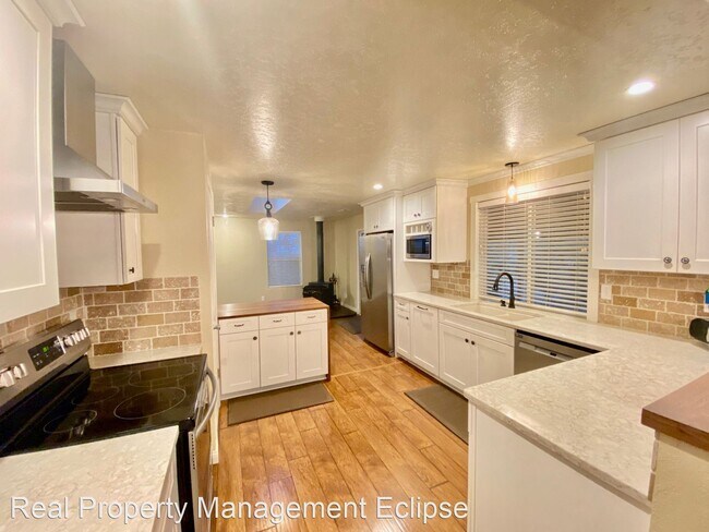 Foto del edificio - 3 br, 2 bath House - 11623 40 Dr. SE