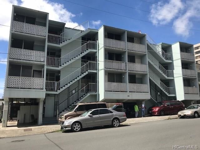 Building Photo - 1315 Heulu St