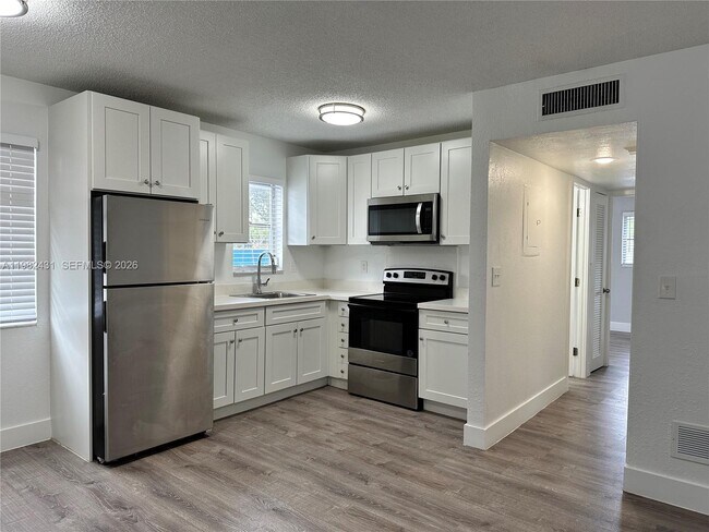 Building Photo - 2910 Pierce St