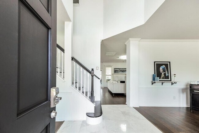Foto del edificio - 22327 Naple Hollow Ln