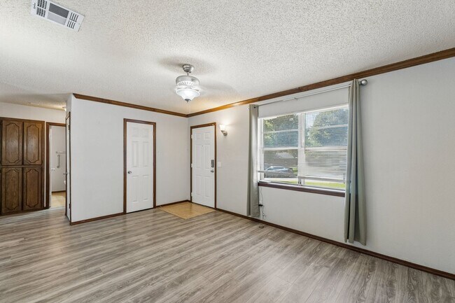 Foto del edificio - 3401 E Noble Dr