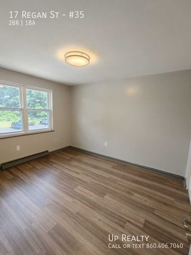 Building Photo - 17 Regan St