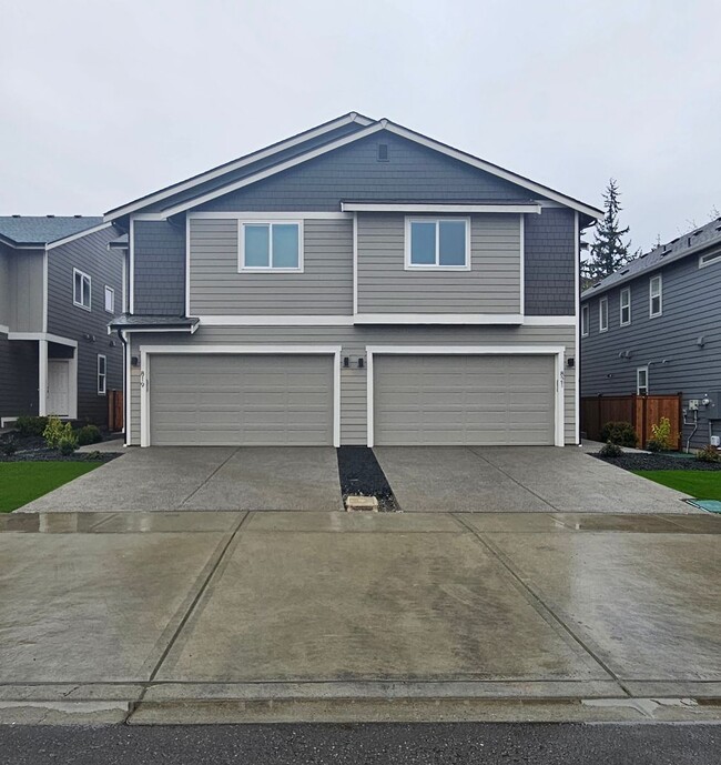 Foto del edificio - Brand New 4-Bedroom Duplex for Rent in Lacey!