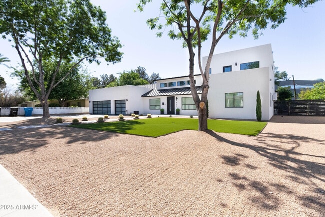 Building Photo - 4421 E Earll Dr