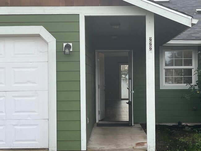 Foto del edificio - 222 Chapman Ln