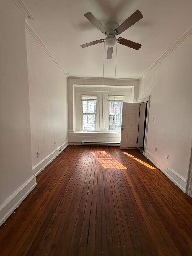 Foto del edificio - 2083 E Clearfield St