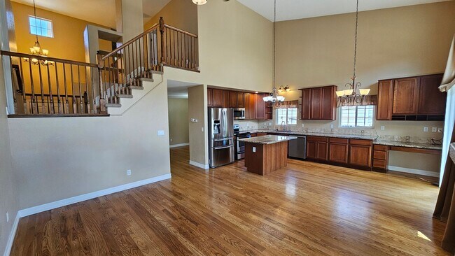 Foto del edificio - BEAUTIFUL COMMERCE CITY HOME