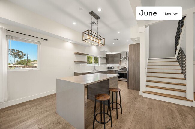 Foto del edificio - 5637 Riverton Ave