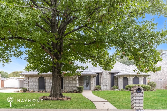 Building Photo - 9125 Timber Oaks Dr