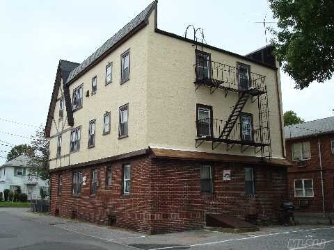 Building Photo - 358 Washington St