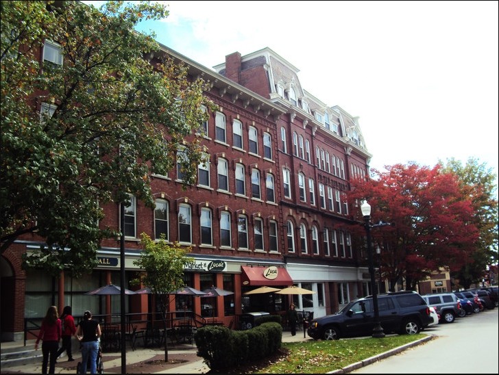 Primary Photo - Central Square Terrace