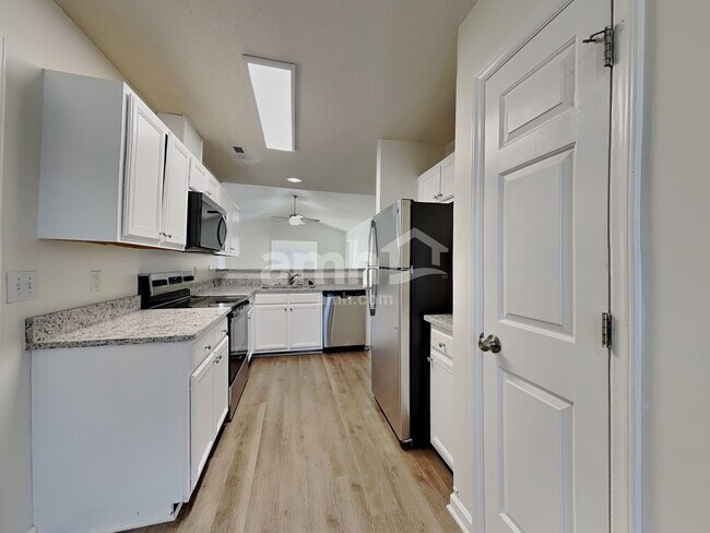 Foto del edificio - 105 Exeter Ct