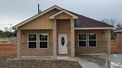 Building Photo - 509 El Paso Ave