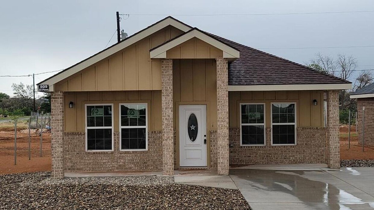 Primary Photo - 509 El Paso Ave