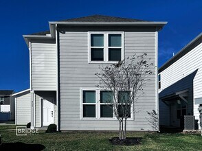 Building Photo - 367 Huisache St