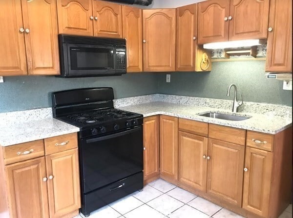 Building Photo - 12 Raymond Ave