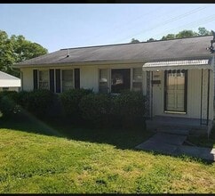 Building Photo - 215 Dixon Cir