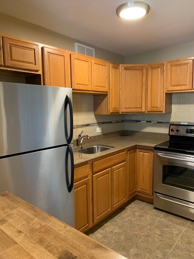 Foto del edificio - 4250 N Marine Dr