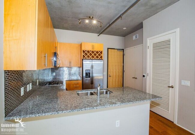 Foto del edificio - Modern Downtown 1Bdm 1Ba Condo at Juhl!