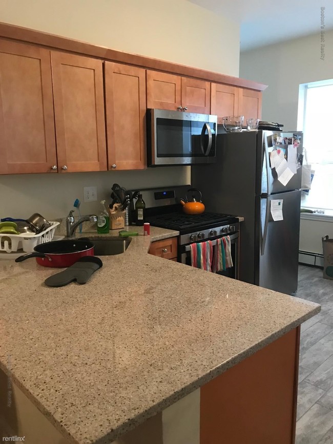 Foto del edificio - 3 br, 2 bath  - 21 Chester St 1