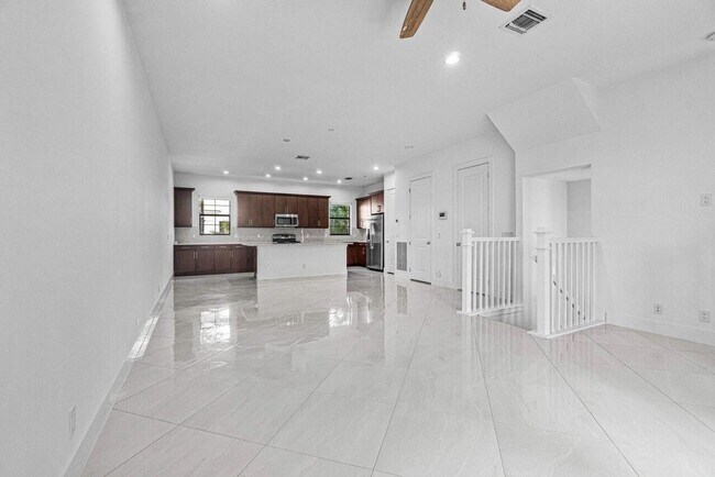 Foto del edificio - 7115 Edison Pl