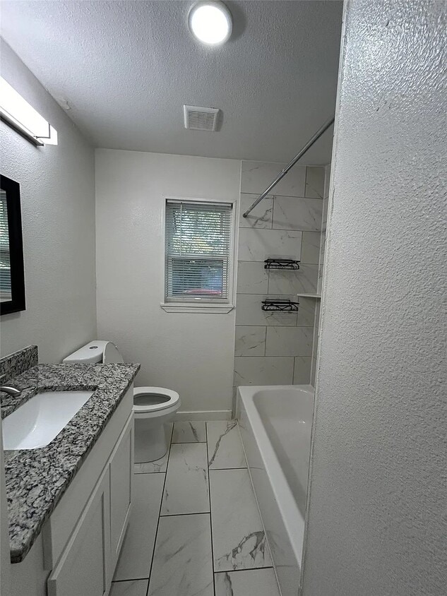 Building Photo - 1304 Stone Dr