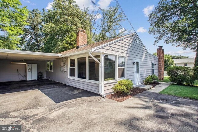 Foto del edificio - 3135 Manor Rd