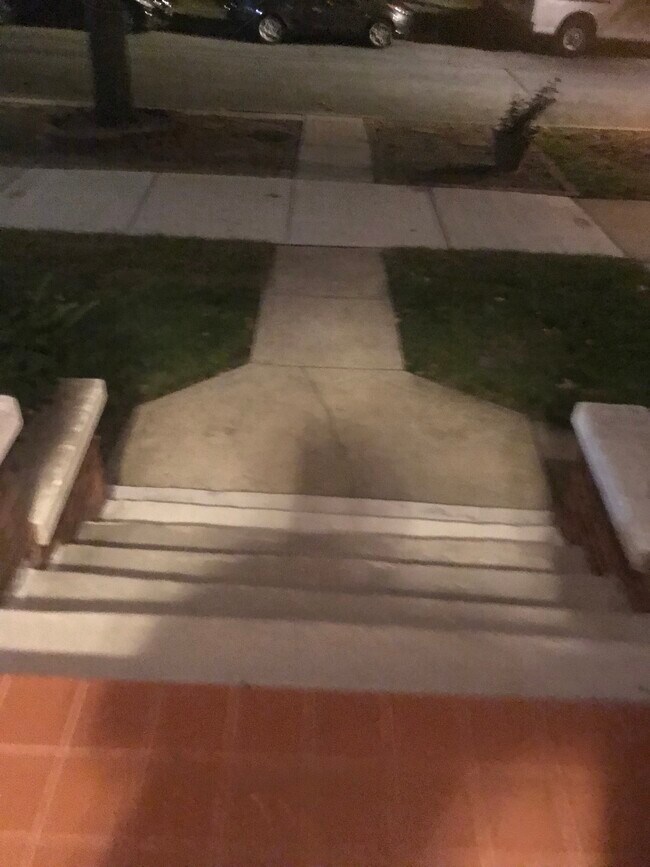 Foto del edificio - 5143 N Kildare Ave