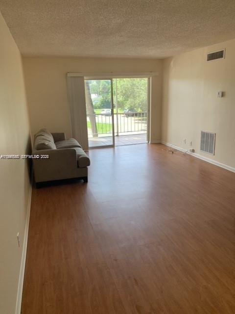 Foto del edificio - 632 NW 13th St