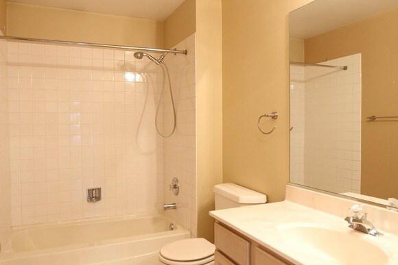 Building Photo - 7794 Bristol Park Dr