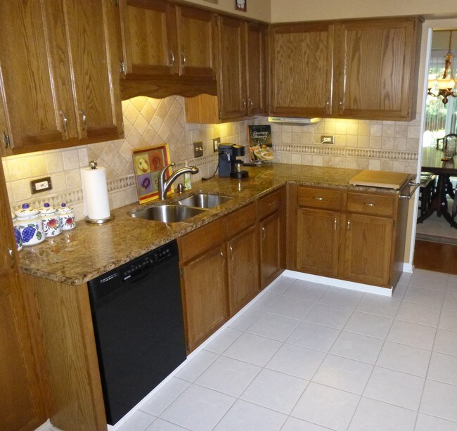 Building Photo - 27 Indian Trail Dr