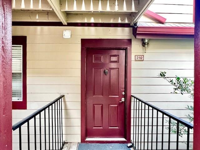 Foto principal - 219 St Andrews Ct