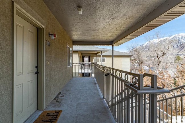 Building Photo - 67 E 200 N