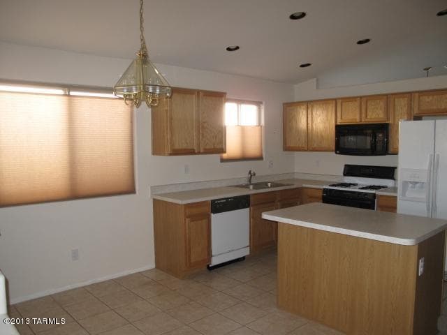 Building Photo - 570 W Faith Dawn Ct