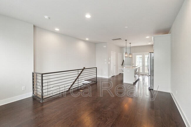 Foto del edificio - 235 Uptown W Dr
