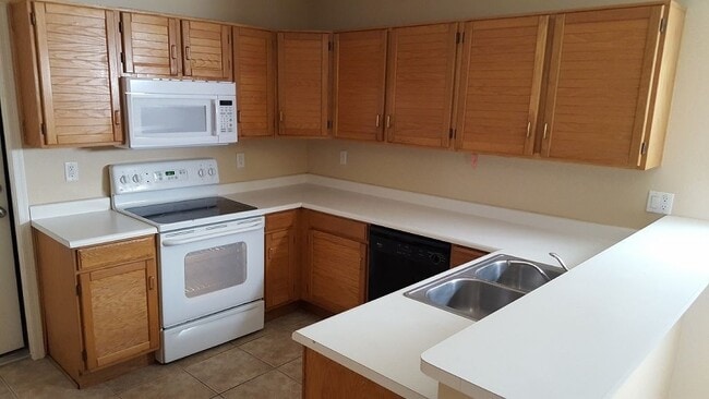 Building Photo - 3122 N 115th Ln