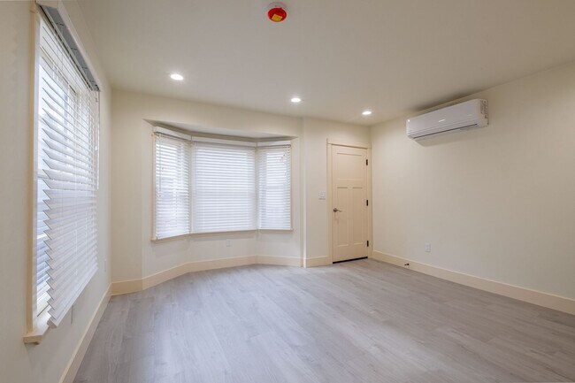 Building Photo - Catalina Residences