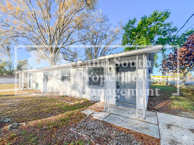 Building Photo - 5852 Olender Dr