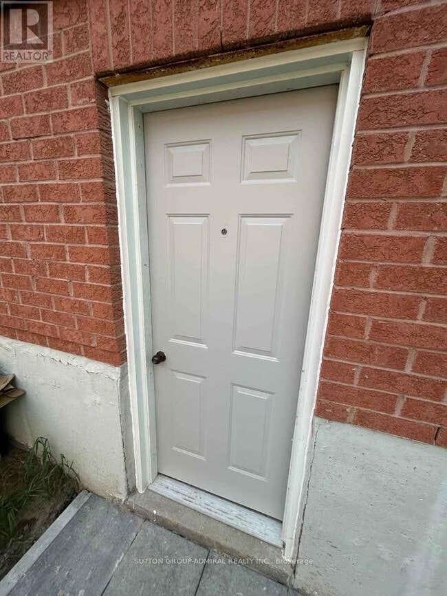 Building Photo - 113 Hurst Dr