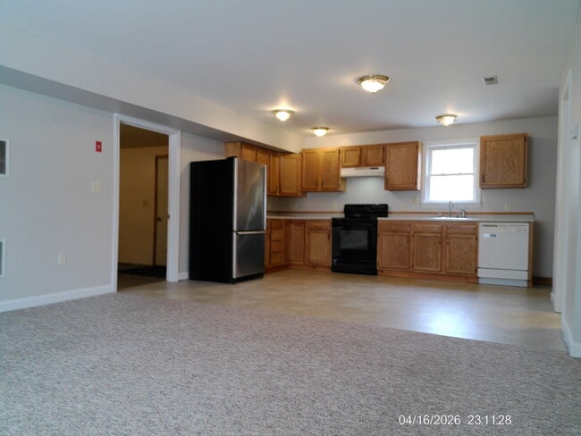 Building Photo - 330 Craney Hill Rd