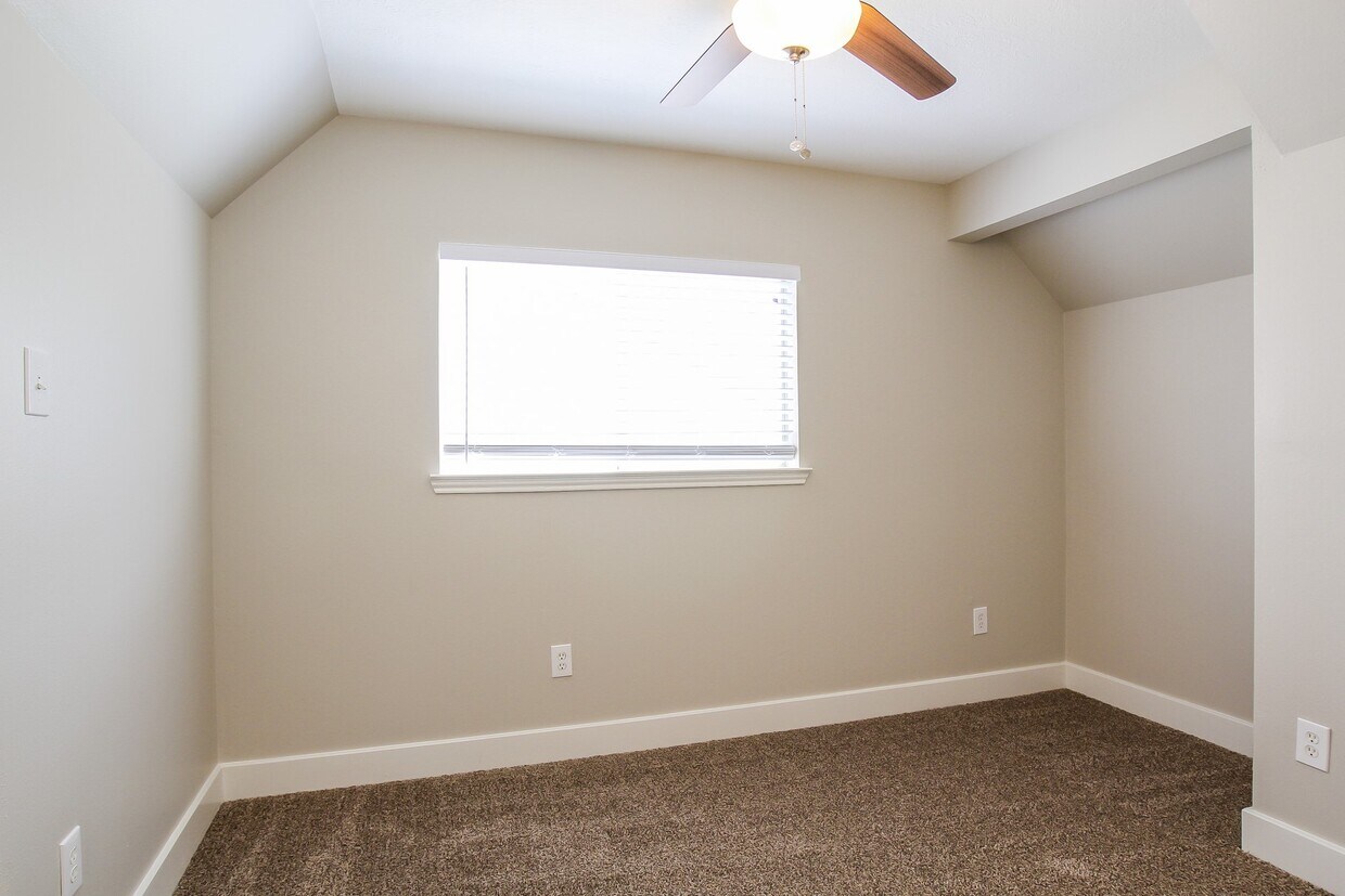Building Photo - 9711 Farrell Dr
