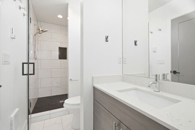Foto del edificio - 8823 9th Ave SW