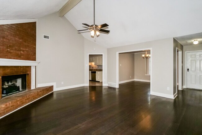 Foto del edificio - 8139 Creek Way Cove