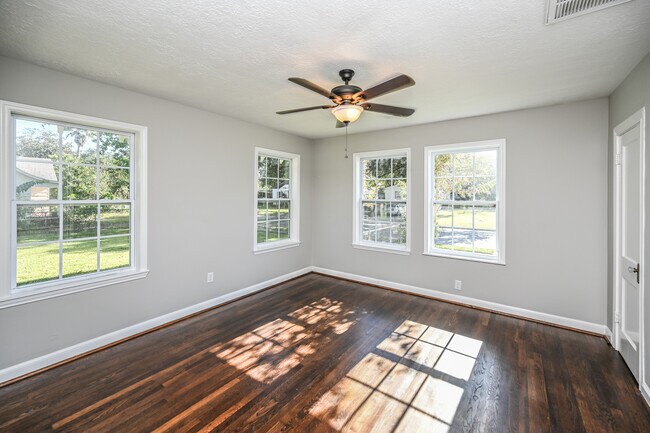 Foto del edificio - 500 Alford St