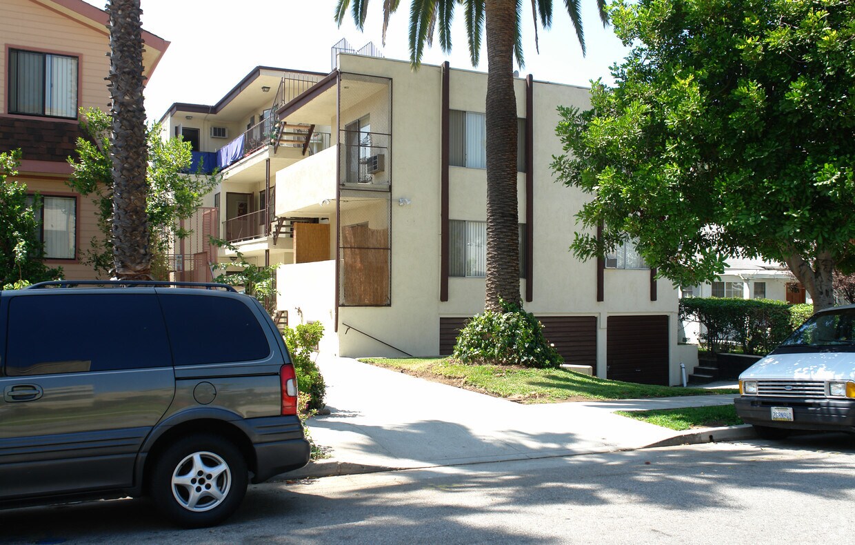 Building Photo - 446 W Harvard St