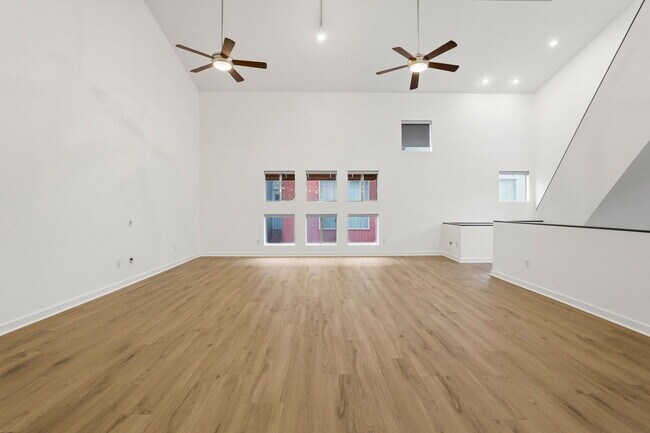 Building Photo - 6121 Gehring St