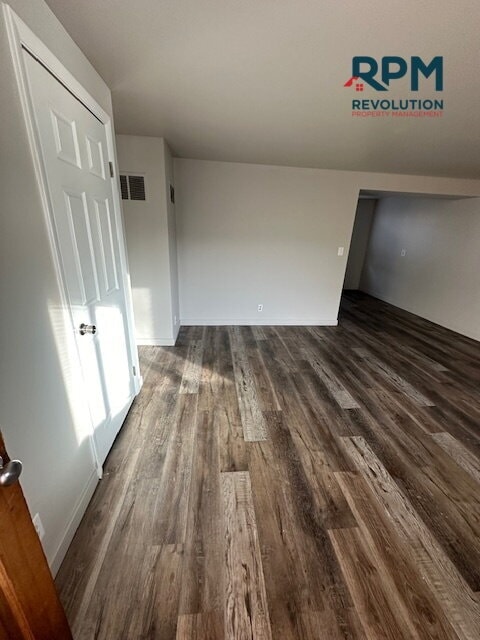 Building Photo - "Charming 2-Bed Retreat with Spacious Living in Washington Terrace!"