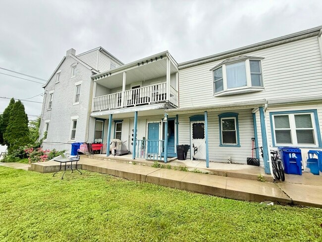 Building Photo - 3527 Kutztown Rd